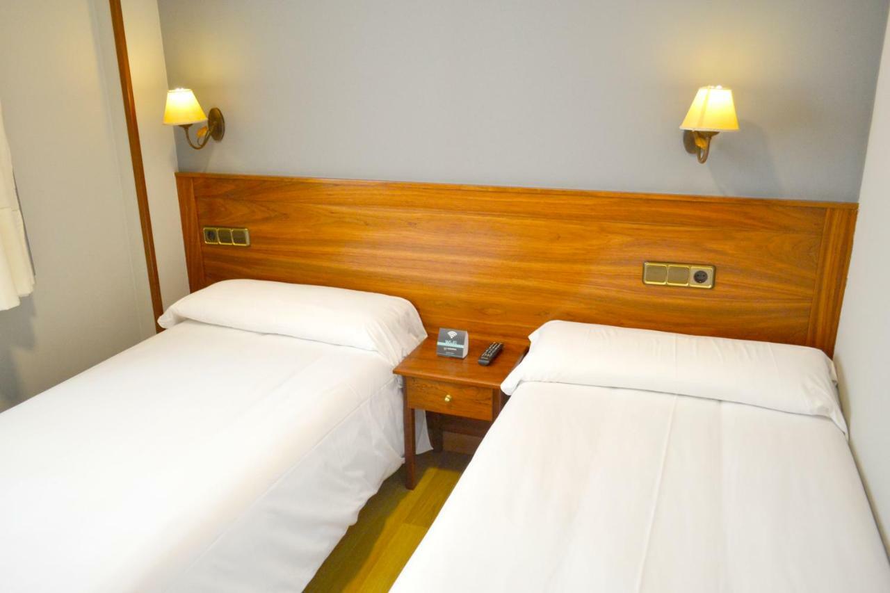 Economy Double or Twin Room,800006226:JPEG